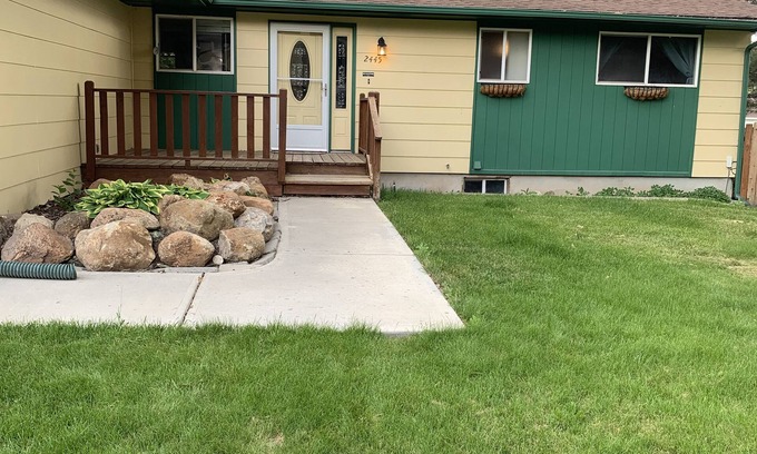 Pocatello House | Sunset Retreat w/room for everyone. Pet-Friendly!