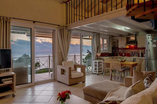Zalongo Apartment | Sunset Riza
