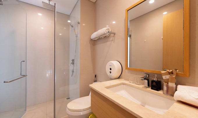 Ngu Hanh Son Apartment | Sunset romantic 2 BR AP balcony ocean view | Private beach