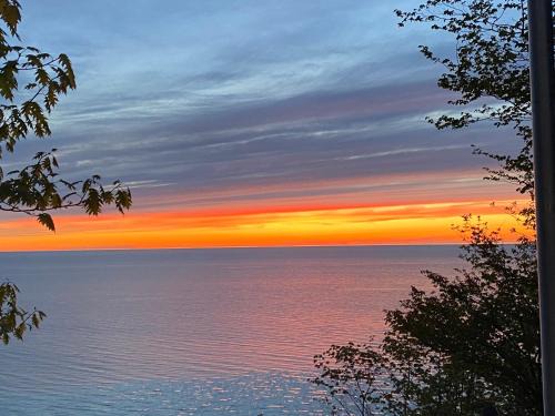 Frankfort House | Sunset Serenity - Incredible Home On Lake Bluff!