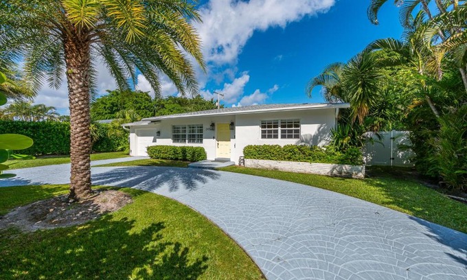 Southside House | Sunset Serenity Retreat
