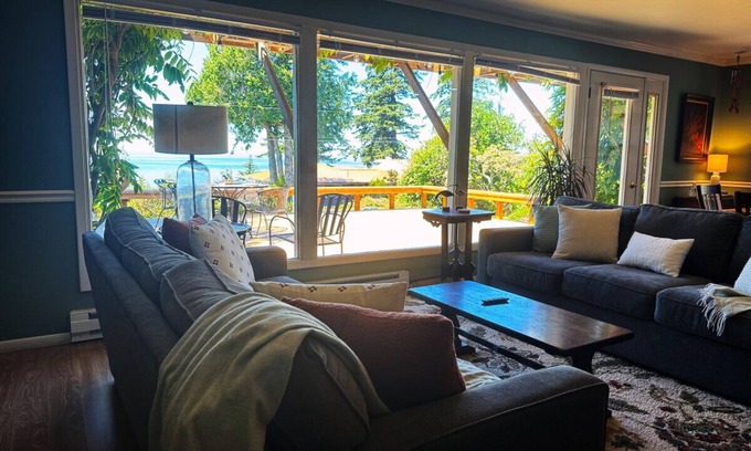 Bellingham Apartment | Sunset Serenity, Stunning Views