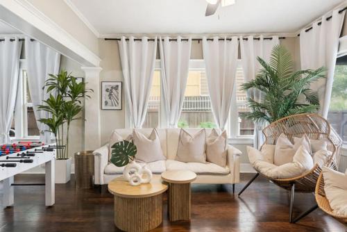 Franklin House | Sunset Shores - Near the beach - Games - Sleeps 8