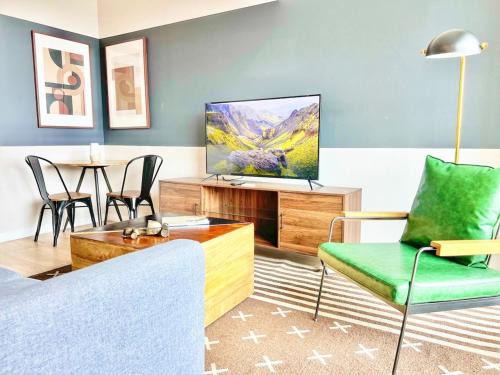 East Village Apartment | Sunset Stay In Downtown San Diego
