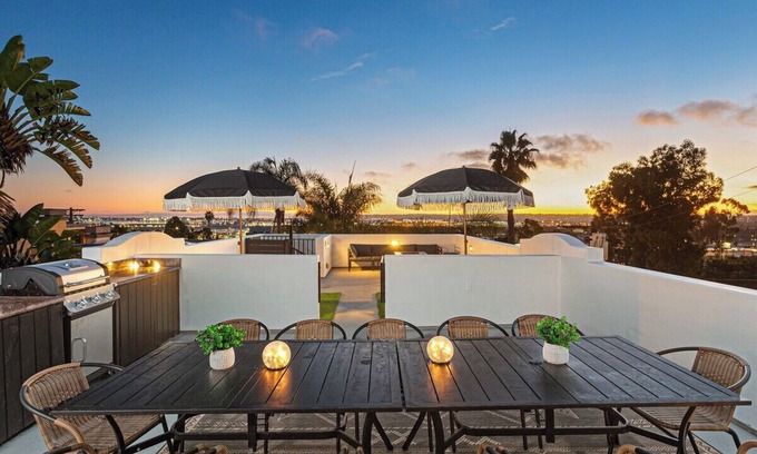 Mission Hills House | Sunset Terrace|Hot Tub|King Bed|Game Room|Parking