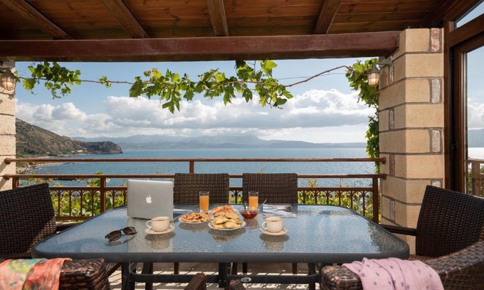 Kolymbari Villa | Sunset Traditional House