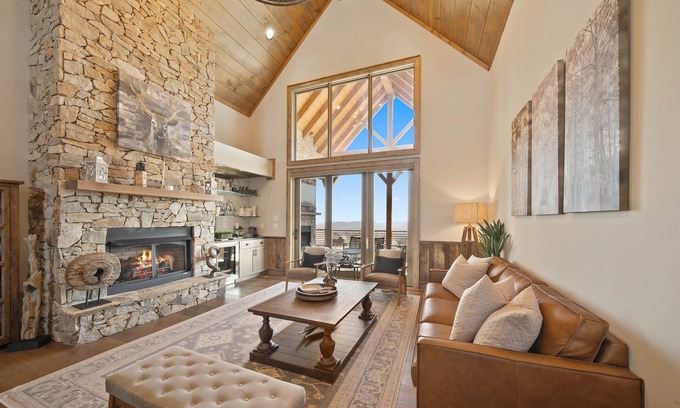 Elk Park Cabin | Sunset Valley - Luxury Home in The Lodges at Eagles Nest