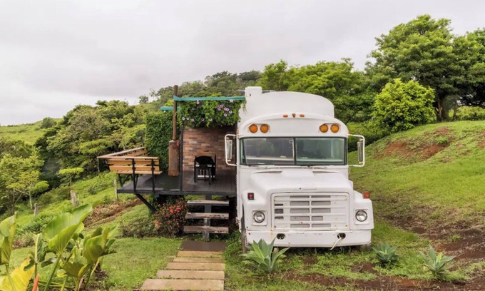 Tierras Morenas House | Sunset view BUS, unique stay, 5min to lake Arenal