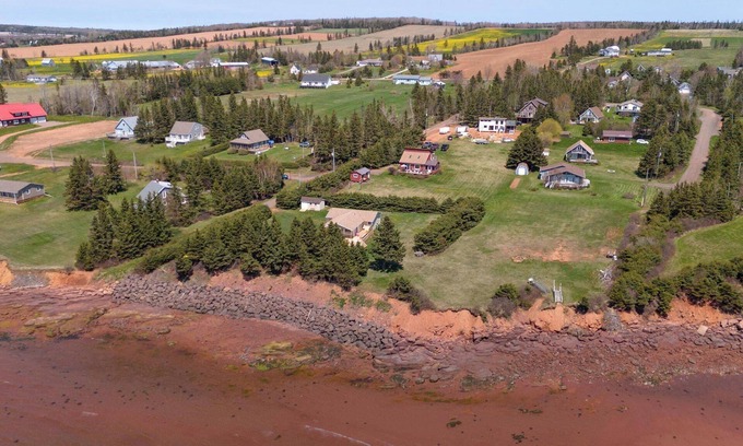 Canoe Cove Cottage | Sunset View Cottage. South Shore of PEI. Sleeps 7. Pet friendly!