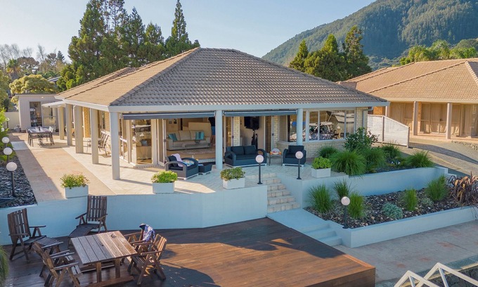 Pauanui House | Sunset View - Pauanui Waterfront Home