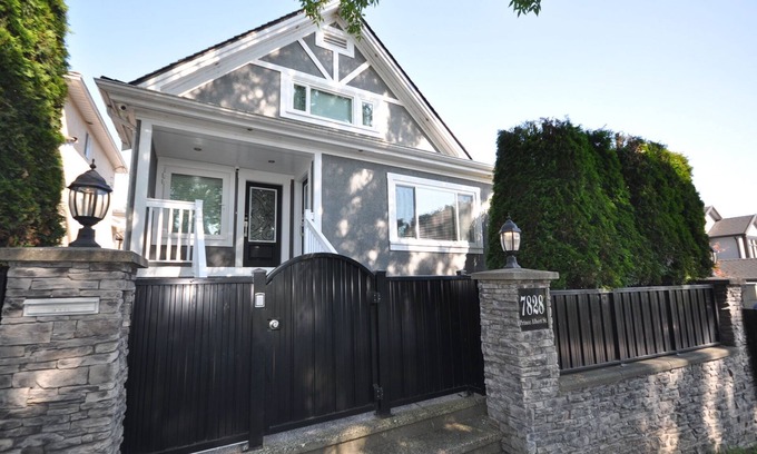 Sunset House | Sunset Views Luxurious 3 Bedroom Castle Home
