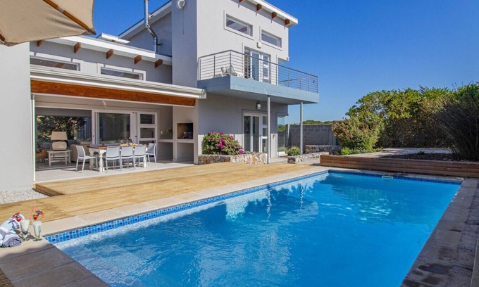 Hermanus House | Sunset Villa | A happy place |Pool