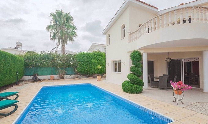 Mandria Villa | Sunset VIlla holiday home Mandria