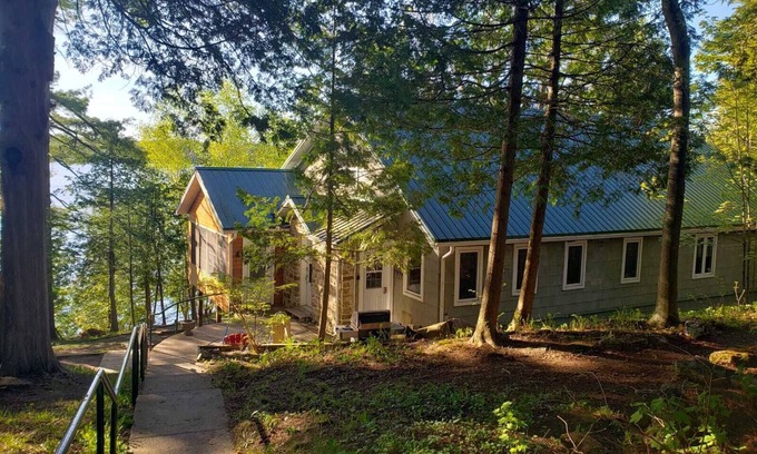 Rideau Lakes Cottage | Sunset Waters Cottage at the Heart of Big Rideau Lake