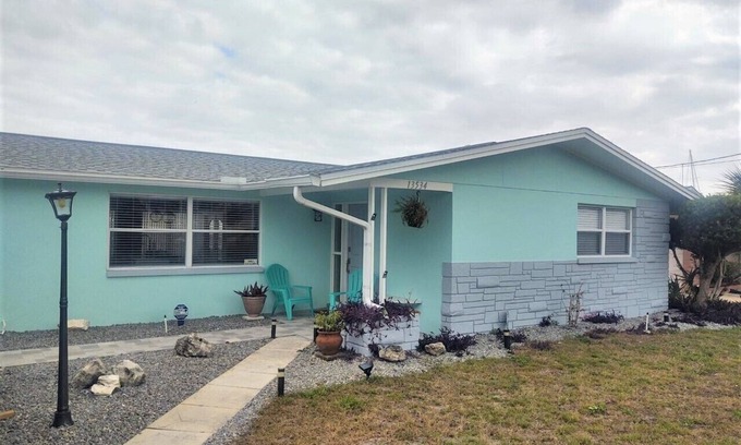 Sea Ranch On The Gulf House | Sunsets, nature and dolphins oh my! Private dock, minutes to the gulf. 3br/2bth