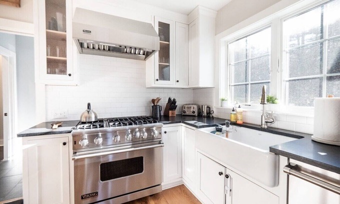 Great Barrington House | Sunsets On Blue Hill, Newly Renovated Farmhouse