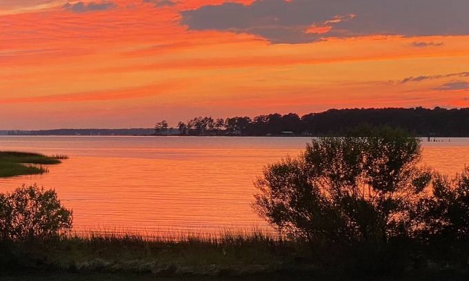 Port Haywood House | Sunsets on the Mobjack and East River! Bring your kayaks & bikes.
