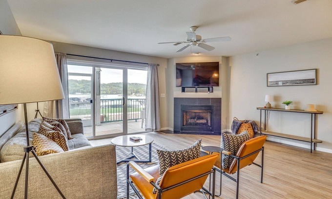 Camdenton Condo | Sunsets & Slips - Waterfront 3BR Condo at Lake of the Ozarks!