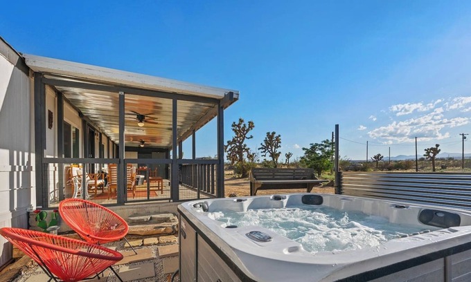 Yucca Valley House | Sunsets & Stars, Desert Oasis, Pet Friendly, Hot Tub, Firepit, Covered Porch