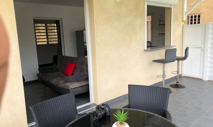 Perinet Apartment | Sunshay'n House & Cars Rental Appartement Escapade