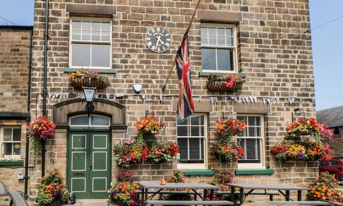 Milford Cottage | SUNSHINE APARTMENT, pet friendly in Duffield