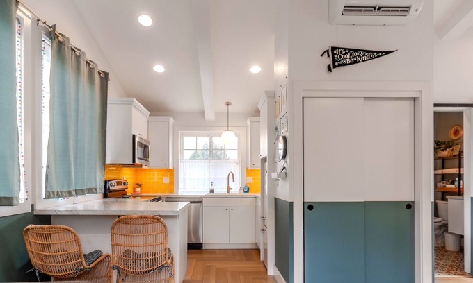 Veterans Park Apartment | Sunshine Club in highly desirable North End - Close to Downtown and Greenbelt!