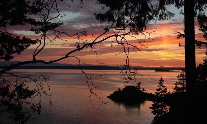 Lund House | Sunshine Coast Gem : Close to Savary Island with conveniences of the Mainland