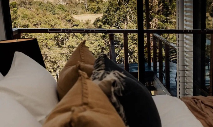 Kidaman Creek House | Sunshine Coast Hinterland Escape With Views and Creek Frontage
