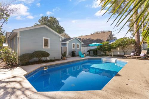 East Beach House | Sunshine Daydreams - 4310 Seventh Street