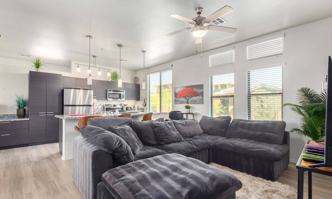 Mountain Park Ranch House | Sunshine-Filled Luxury Loft w/Office, Balcony, Spa, Heated Pool, Fire Pit +n