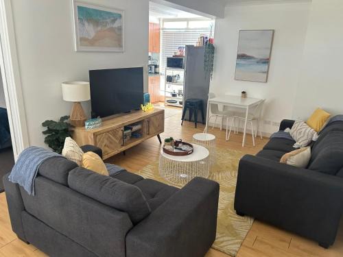 Brahma Lodge Apartment | Sunshine Five