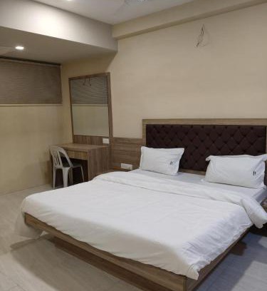 Phaltan Hotel | sunshine lodge