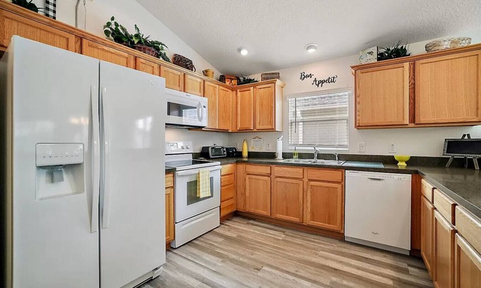 Fernandina House | Sunshine Nuthatch Villa
