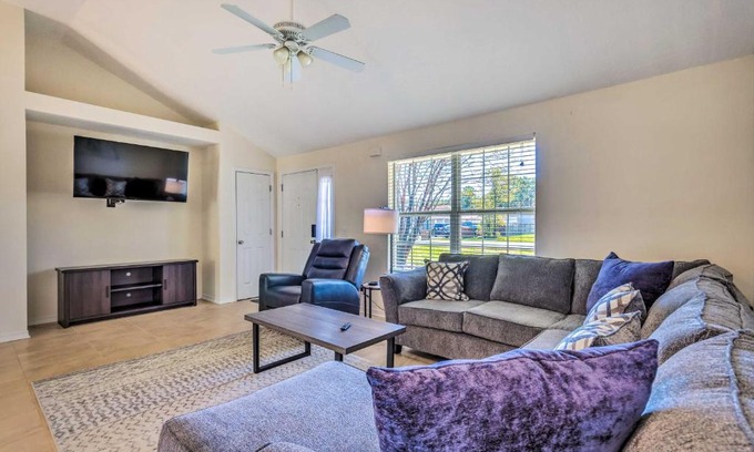 Navarre House | Sunshine State Escape 3 Mi to Navarre Beach!