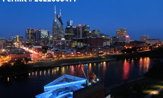 Greenwood House | Sunshine Station | 4mi to Broadway | Rooftop!