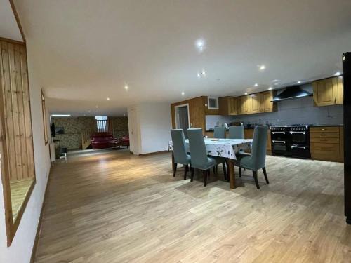 Insch Apartment | Sunshine three bedrooms Apartment