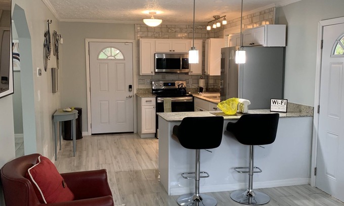 Northside House | Sunshine Villa Two