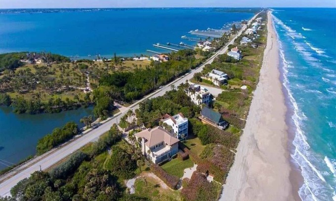 Ambersand Beach House | Sunspace-Sands Luxury Oceanfront Home