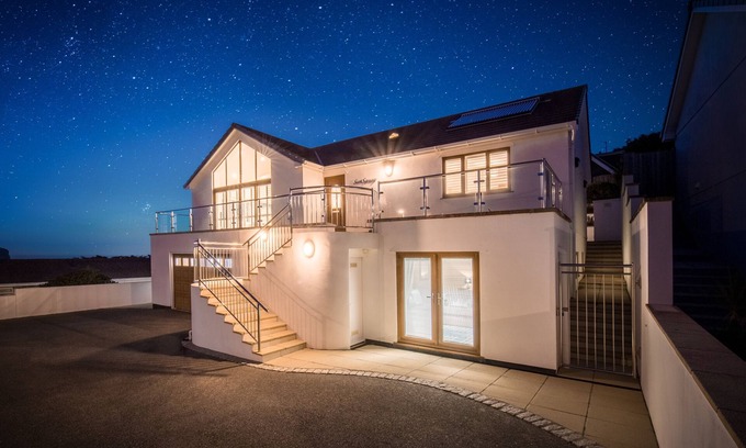 Mawgan Porth House | Sunspray - Four Bedroom House, Sleeps 8