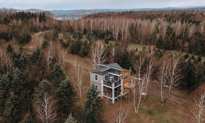Catawissa Ski Chalet | Suntower 60 acre/pavillion/HOT TUB/hiking trails/ultra private