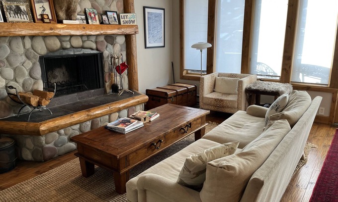 Vail Condo | SunVail Condos 32A - Gorgeous Condo Heated pool, hot tubs, Steps to Lionshead