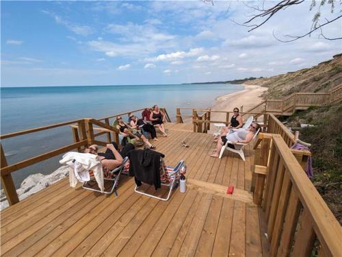 Dashwood House | Sunview BeachFront Cottage In Grand Bend