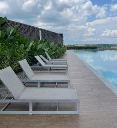 Bangi Sentral Apartment | Sunway Gandaria 3BR with Aircond, Wi-Fi, Netflix, Washer, Kitchen
