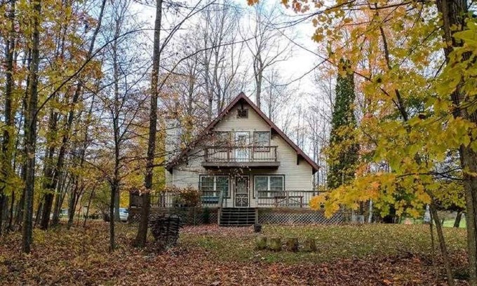 Gladwin House | SuPAR Chalet -Rustic & Cozy Retreat