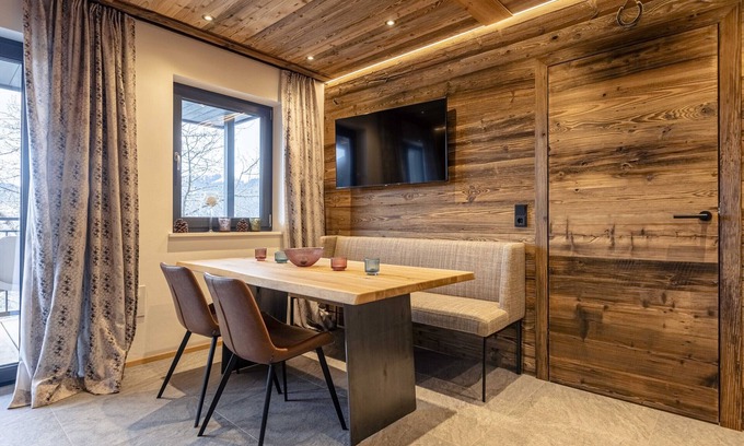 Sankt Martin am Tennengebirge Apartment | Superior apartment with 2 bedrooms. & infinity pool
