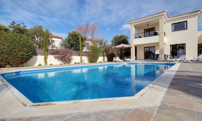 Kouklia Villa | Super 3 bed villa with private pool & sea views in great location! CTO. 0003865