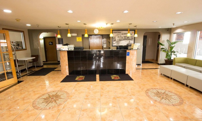 Elk Grove Village Hotel | Super 8 by Wyndham Chicago O'Hare Airport
