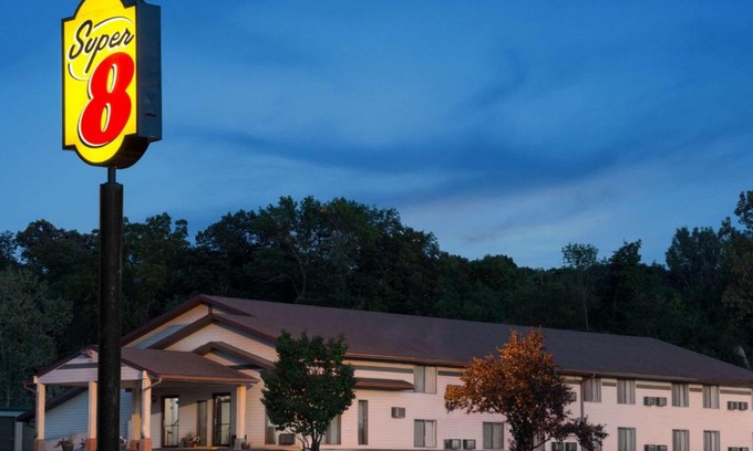 Algona Hotel | Super 8 by Wyndham Algona