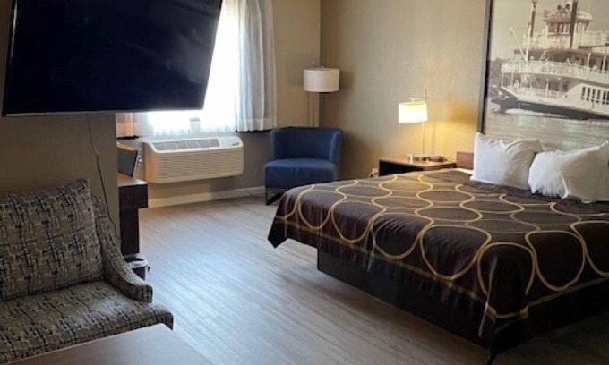 Alton Hotel | Super 8 by Wyndham Alton