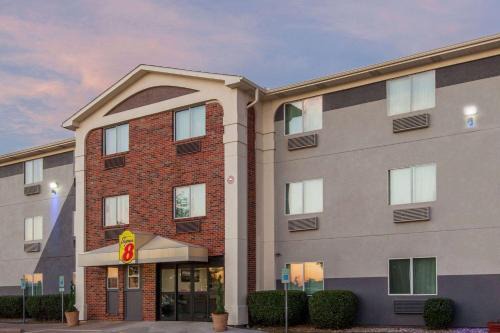 Bedford Hotel | Super 8 by Wyndham Bedford DFW Airport West